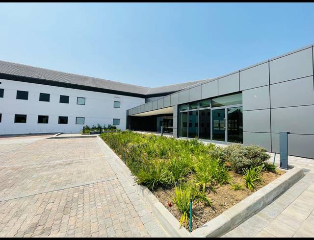 1,200M² OFFICE TO LET IN VORNA VALLEY